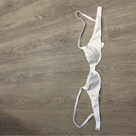 Small aeri Bikini Top - Picture 3 of 7